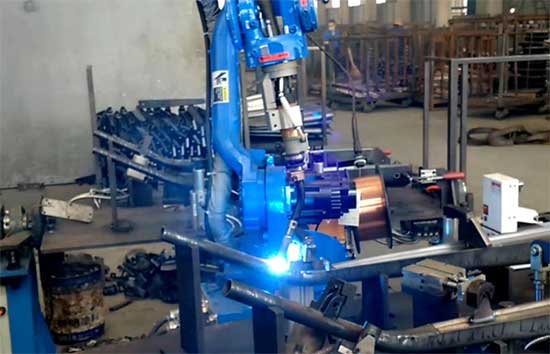 焊接机器人出马，磁悬浮列车焊缝探伤合格率100%